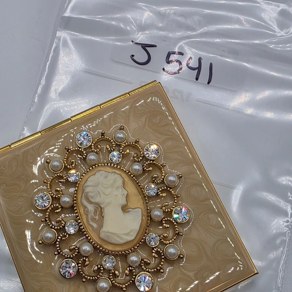 Vintage Cameo Compact Mirror Rhinestone‎ Pearl Gold Trim Lighted Makeup Ornate